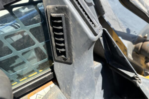 John Deere-323E-2-15