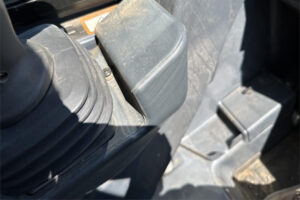 John Deere-323E-2-16