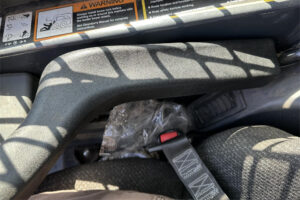 John Deere-323E-2-17