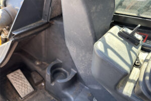 John Deere-323E-2-18