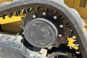 John Deere-323E-2-34