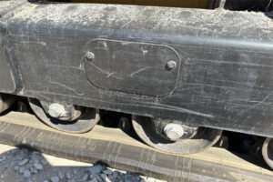 John Deere-323E-2-37