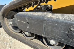 John Deere-323E-2-40