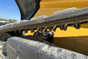 John Deere-323E-2-41