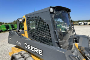 John Deere-323E -7